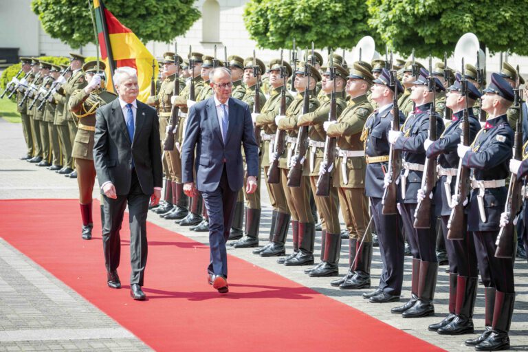 Zwischenbilanz der Regierung Merz: kapitalistische Krise, Polarisierung und Generalangriff auf die Arbeiterklasse